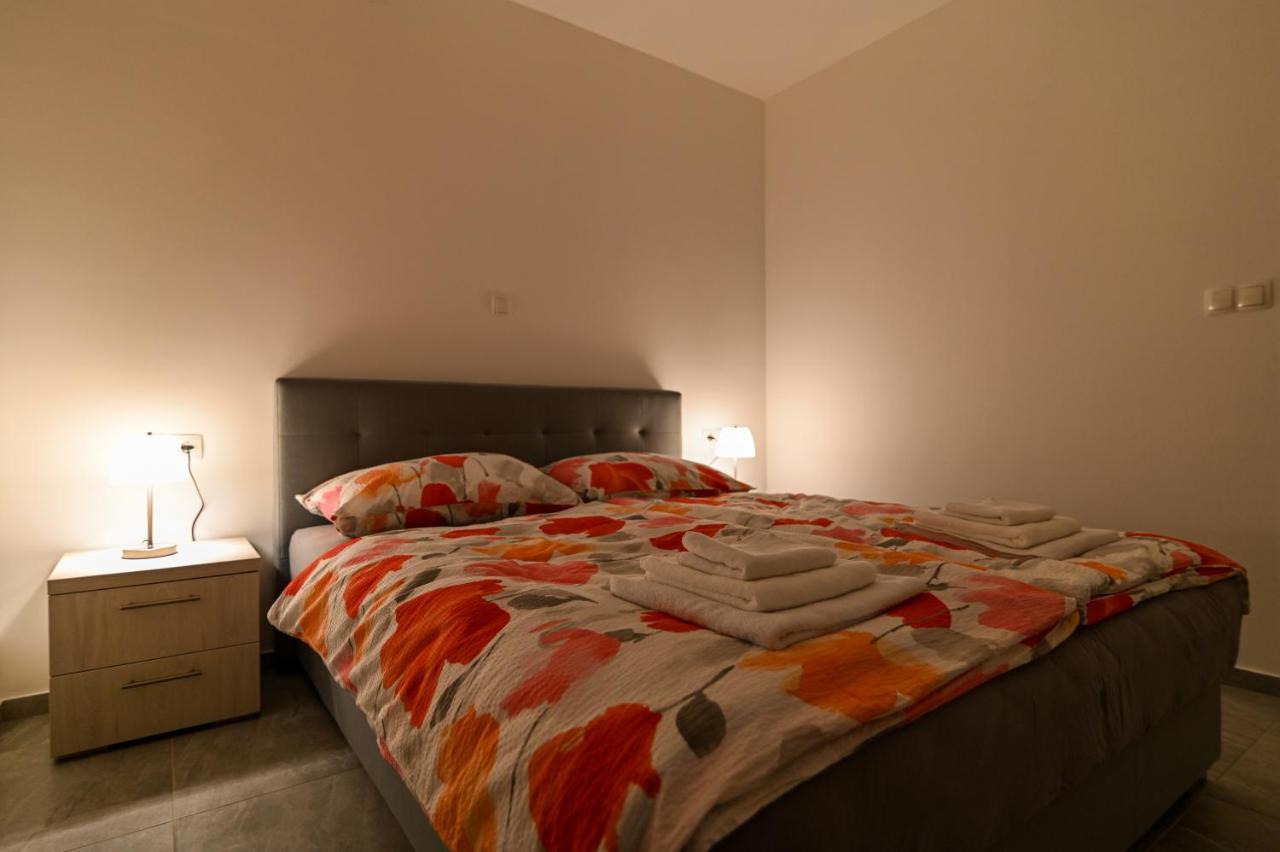 Luxury Apartment With Swimming Pool Ana โตรกีร์ ภายนอก รูปภาพ