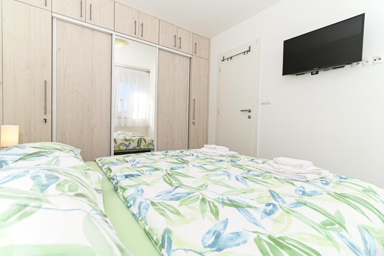 Luxury Apartment With Swimming Pool Ana โตรกีร์ ภายนอก รูปภาพ