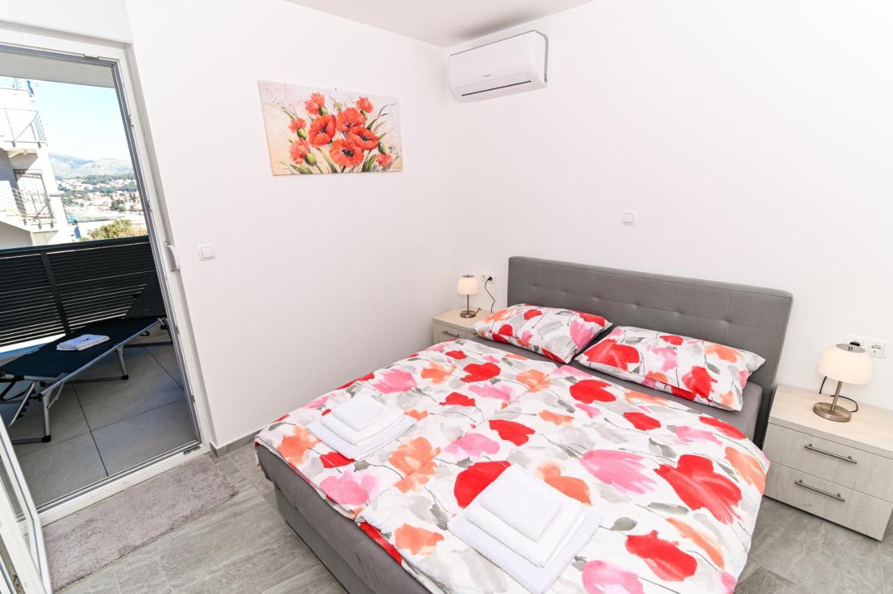 Luxury Apartment With Swimming Pool Ana โตรกีร์ ภายนอก รูปภาพ