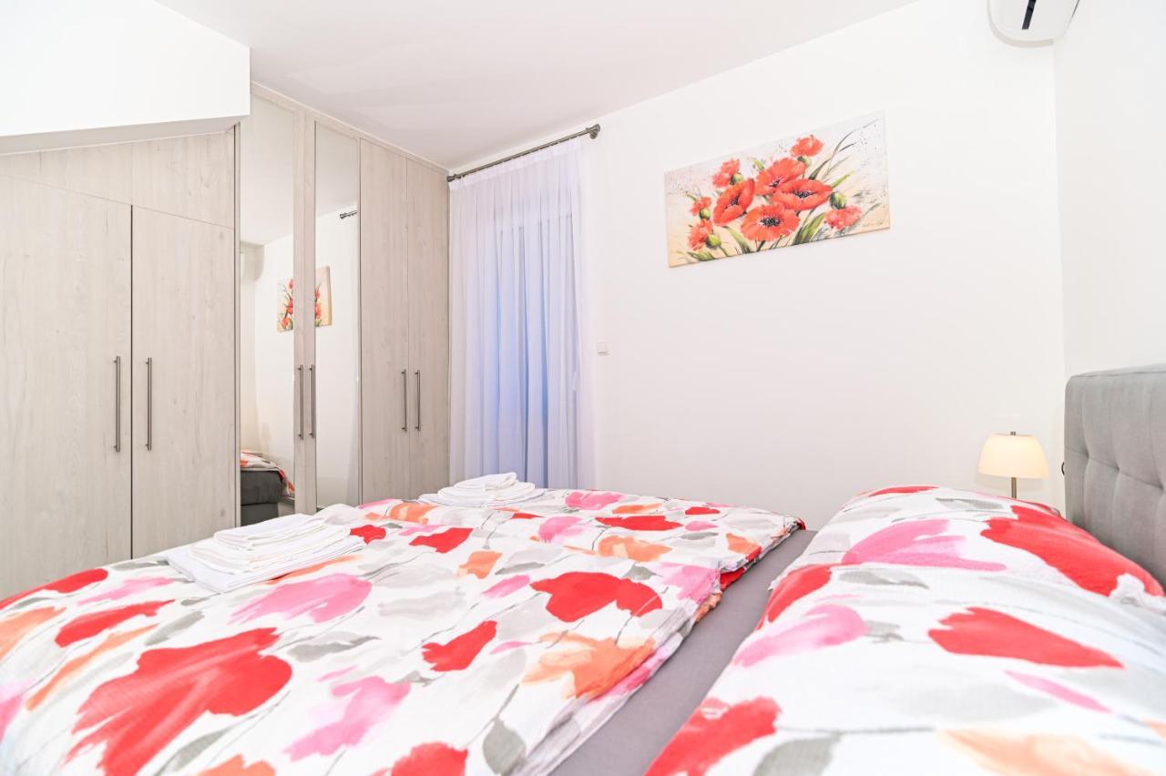 Luxury Apartment With Swimming Pool Ana โตรกีร์ ภายนอก รูปภาพ