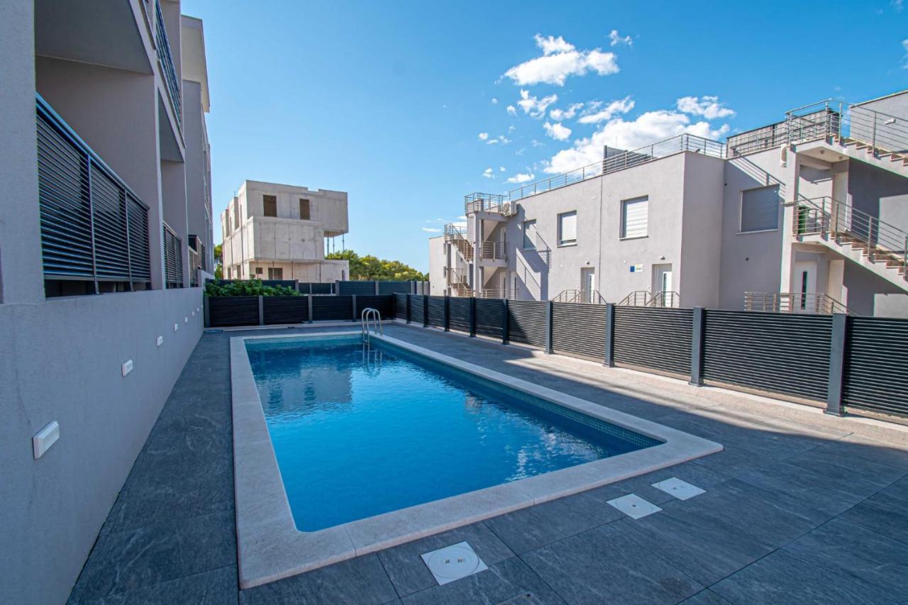 Luxury Apartment With Swimming Pool Ana โตรกีร์ ภายนอก รูปภาพ