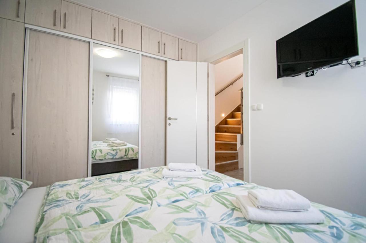 Luxury Apartment With Swimming Pool Ana โตรกีร์ ภายนอก รูปภาพ