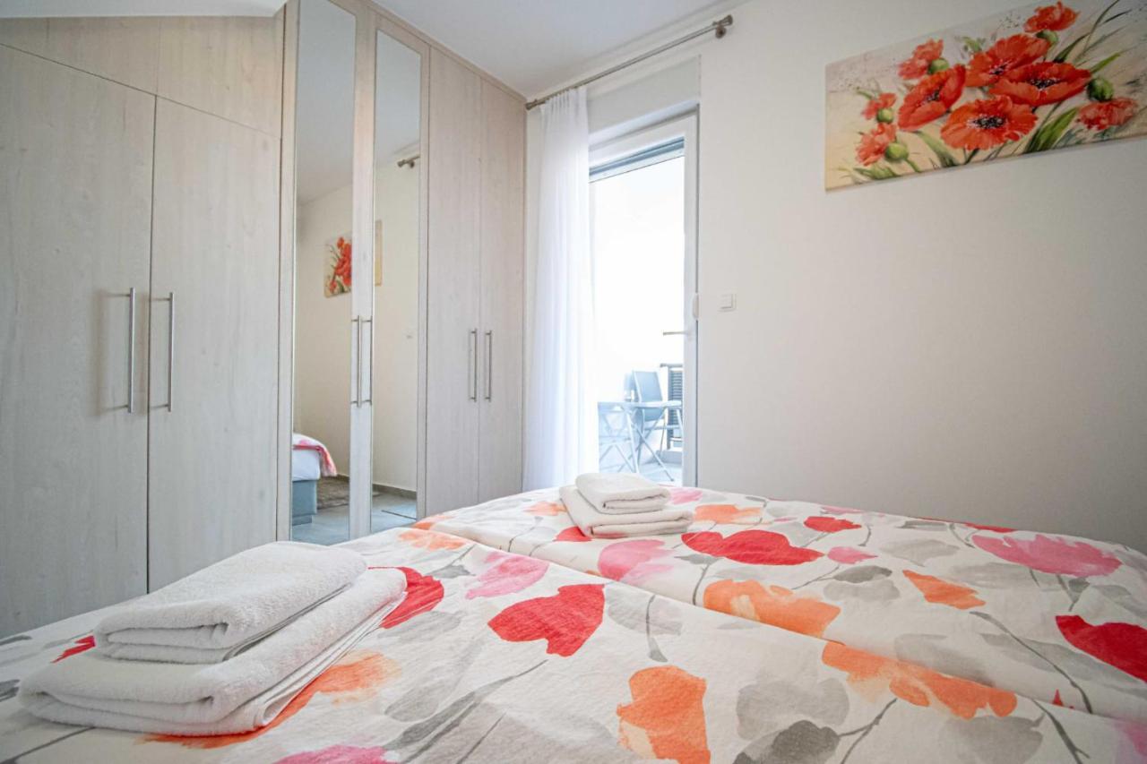 Luxury Apartment With Swimming Pool Ana โตรกีร์ ภายนอก รูปภาพ