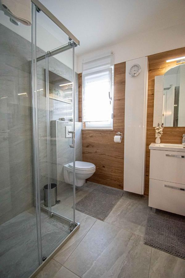 Luxury Apartment With Swimming Pool Ana โตรกีร์ ภายนอก รูปภาพ